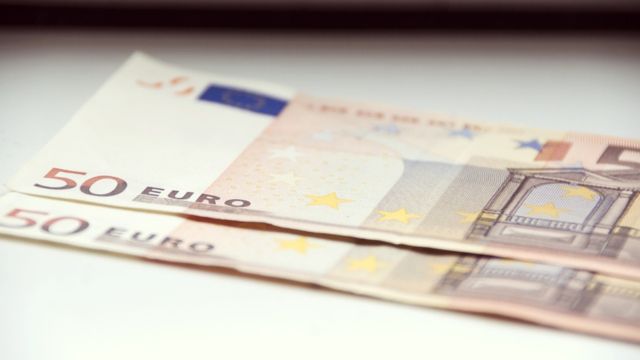 100 euros dinars algériens