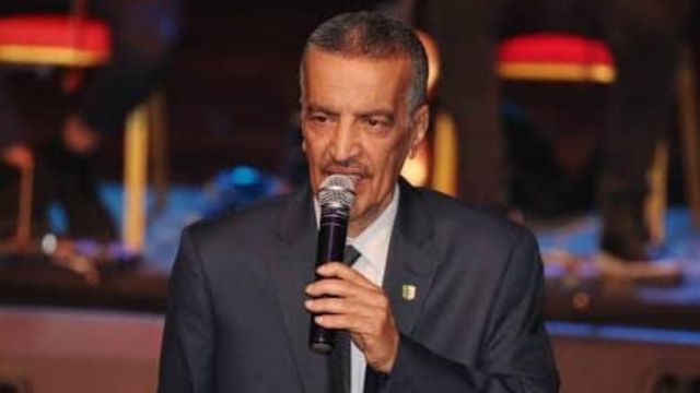 Abdelkader El Khaldi, maître de la chanson bédouine algérienne, tire sa ...