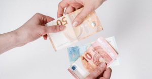 Noir euro dinar