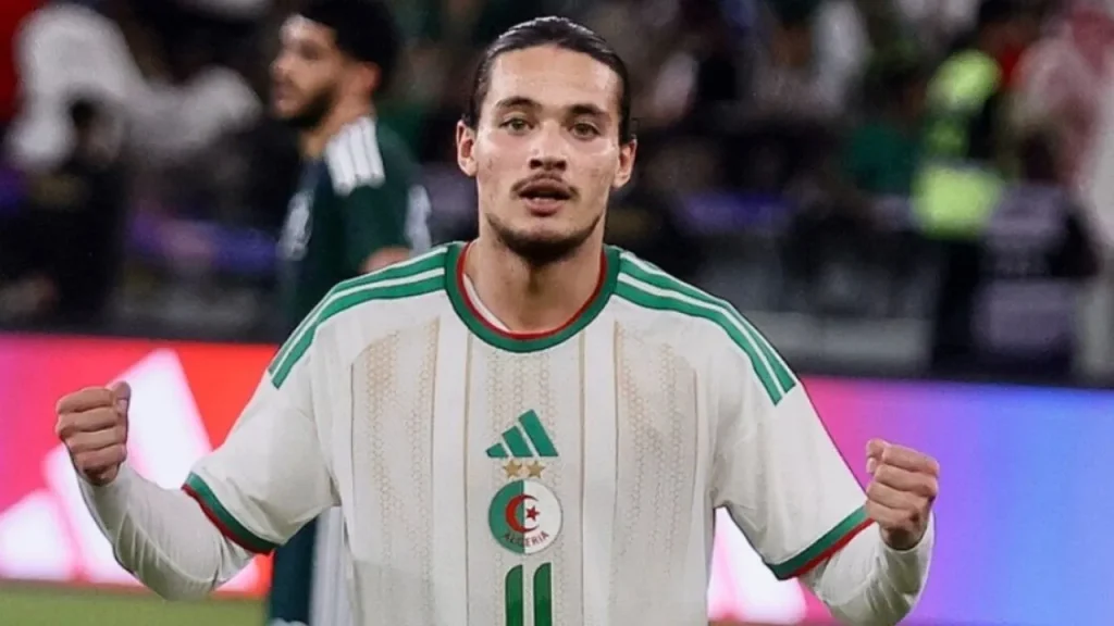 Alg rie Anis Hadj Moussa Cibl Par Un G ant De Premier League 