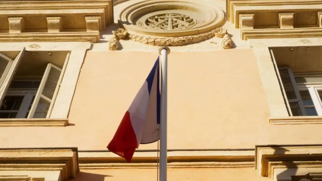 Titre séjour France TAJ