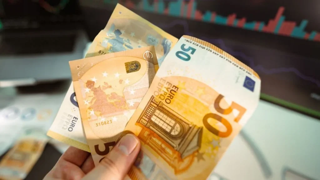 euro face au dinar