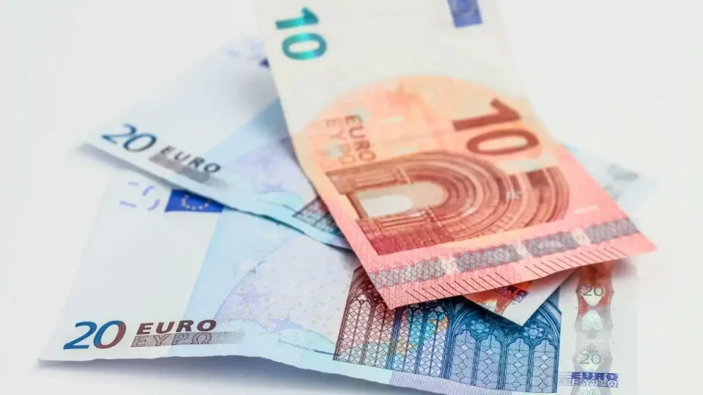 euro face au dinar