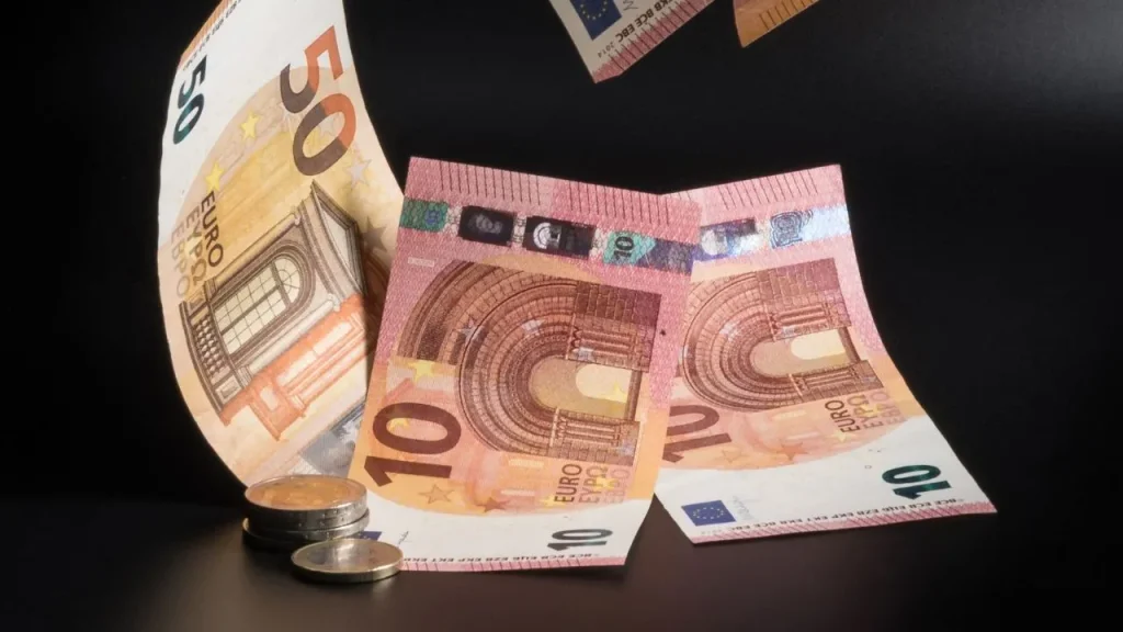 euro face dinar septembre